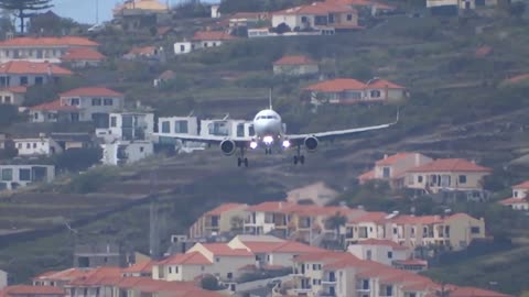 BRUTAL CROSSWIND LANDINGS in Madeira 🛩 EXTREME AIRPORT!!