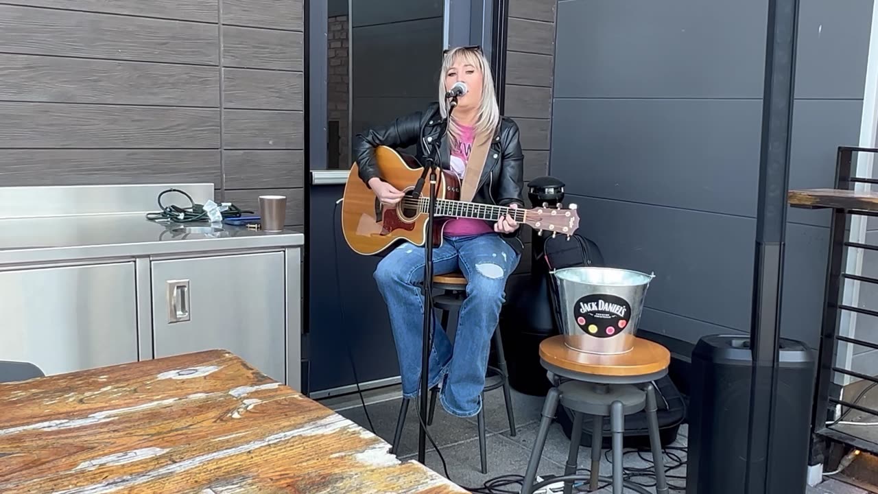 Dakota Danielle - Eddie Rabbitt “Drivin’ My Life Away” Cover