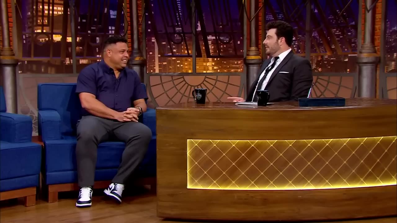 Entenda a briga entre Ronaldo e os comentaristas esportivos Casagrande e Neto _ The Noite (13_03_23)