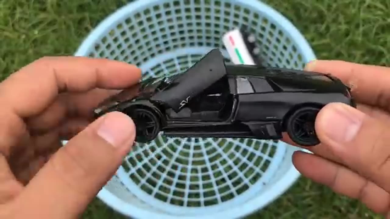 Toys Cars Vs Toys Truck Review On The Grass !!