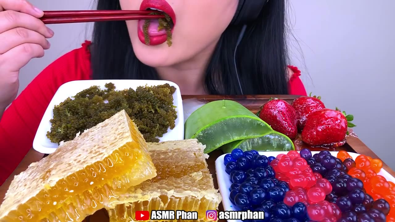 MOST POPULAR FOODS FOR ASMR (HONEYCOMB, ALOE VERA, TANGHULU, SEAGRAPES, POPPING BOBA) ASMR Phan