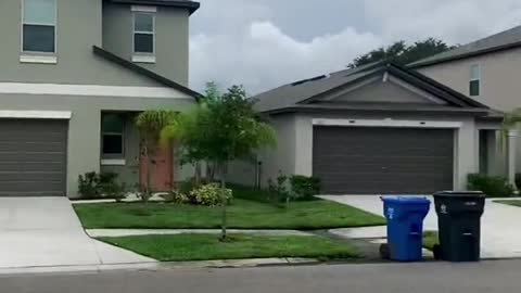 You know it's gonna be a monster hurricane when you see NATIVE Floridians evacuating