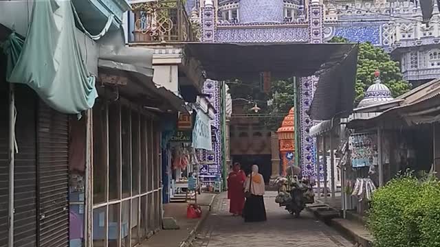 menuju masjid jin