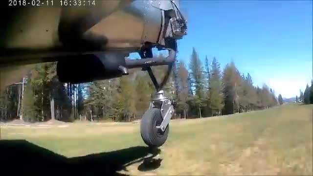 Grass Strip Leads Airplanes into the Water!