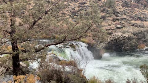 Central Oregon – Steelhead Falls – Majestic Waterfall Zone – 4K