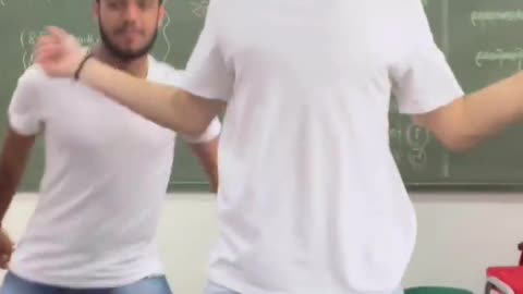 DANCEI com OS ALUNOS DA MINHA ESCOLA!! 🕺📚