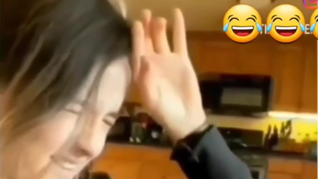 kid crying 🎶 🤣