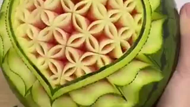 Beautifully cutting skills of watermelon