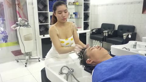 Vietnam barbershop - Massage and shampoo service