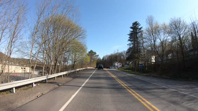 Driving Around Thru 04-24-2022 Back 4K PA Pennsylvania HonesDale (1)