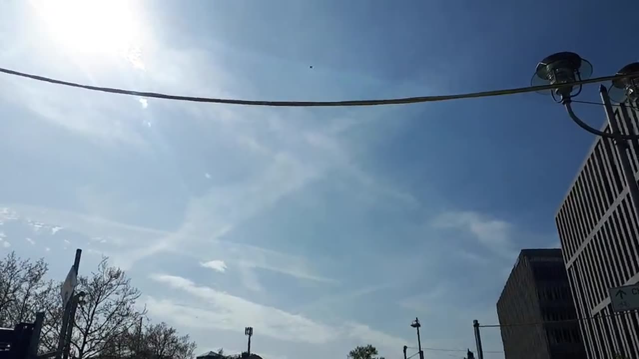 Himmel in Berlin am 5.5.2023 um 15:56 Uhr