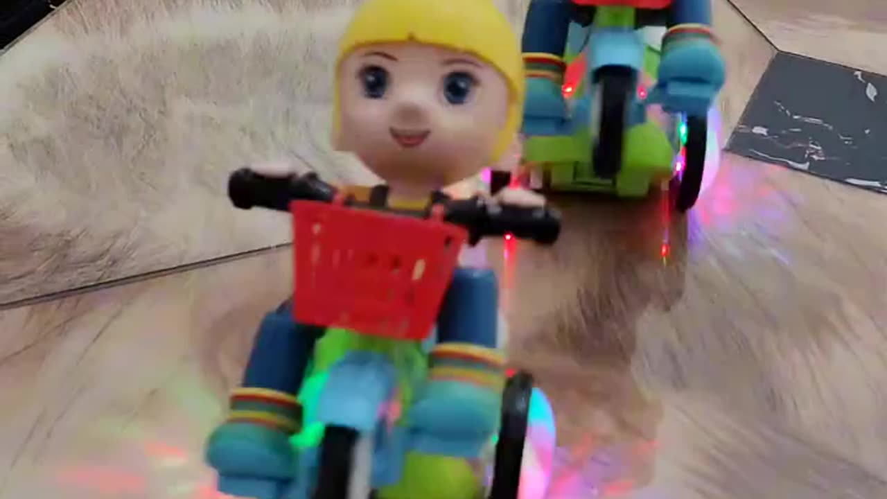 Wow, the super awesome #stunttricycle is so cool, chasing the baby on the tricycle #babytoy