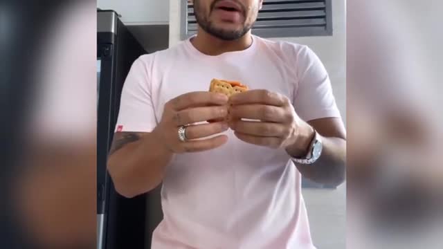 Lucas GuimarĂ£es Estava Desejando Quiejo Com Doce de Goiaba đŸ¤£