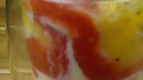 Leckeres Erdbeeren Kiwi Dessert