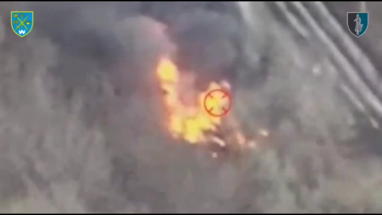 Russian 152mm Heavy Gun Detonates After Direct Hit from Ukrainian Artillery