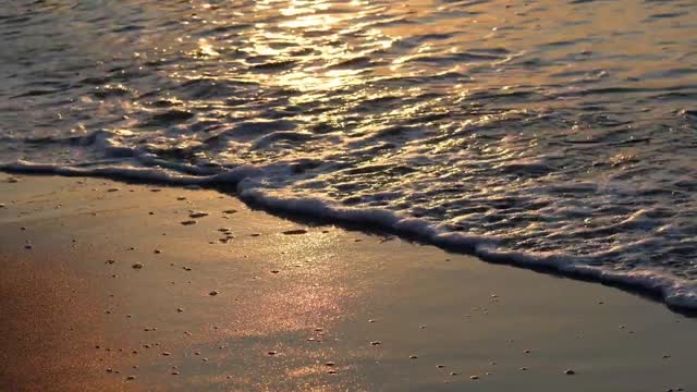 Relaxing small ocean waves lapping on sandy beach for sleep, meditation, study