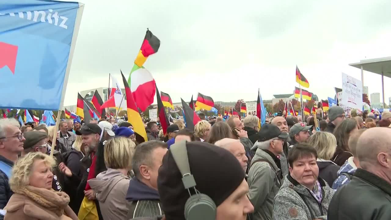 German far right holds demonstration in Berlin against rising prices