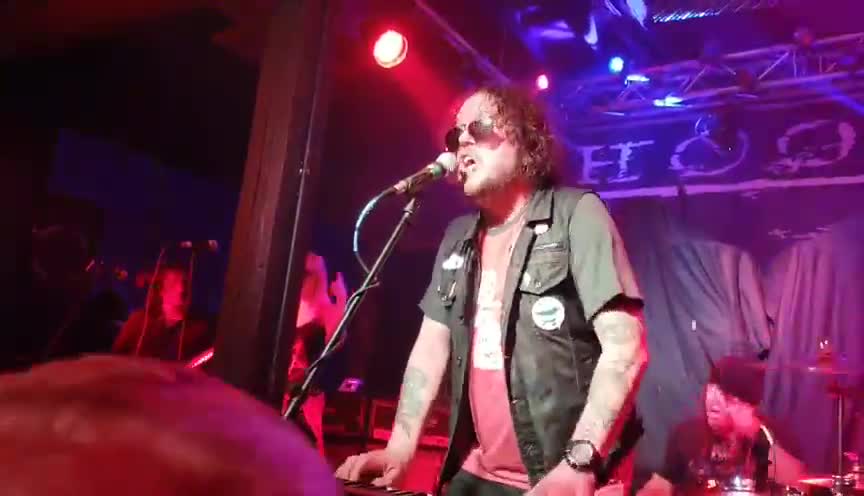 Dizzy Reed "Don't Cry" Guns & Roses Cover Featuring Hookers & Blow