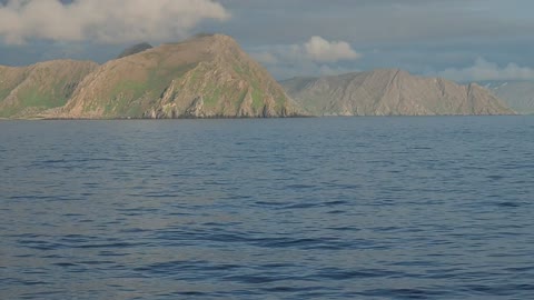 Island in the middle of the Ocean