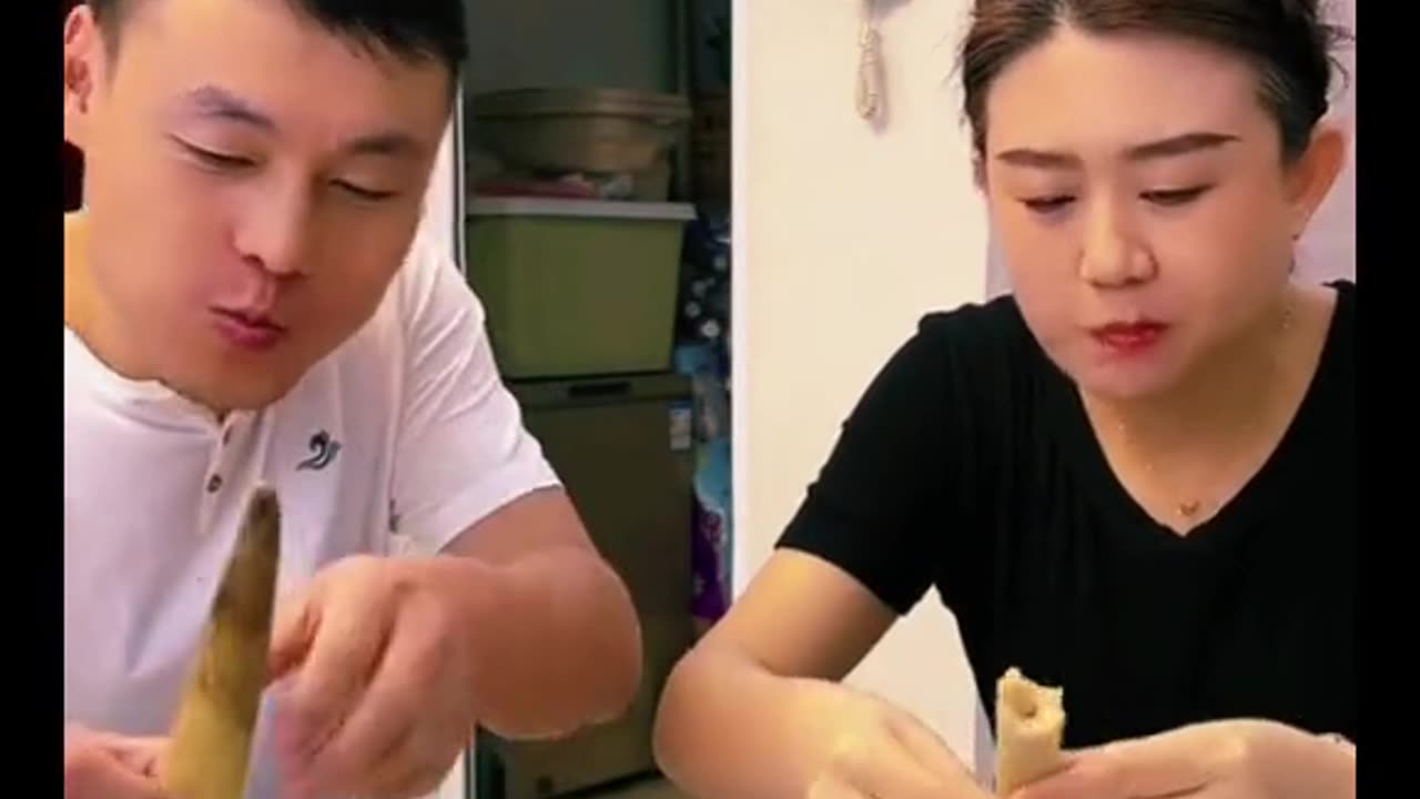 Chinese food recipes eating funny challenge | chinese couple troll mukbang