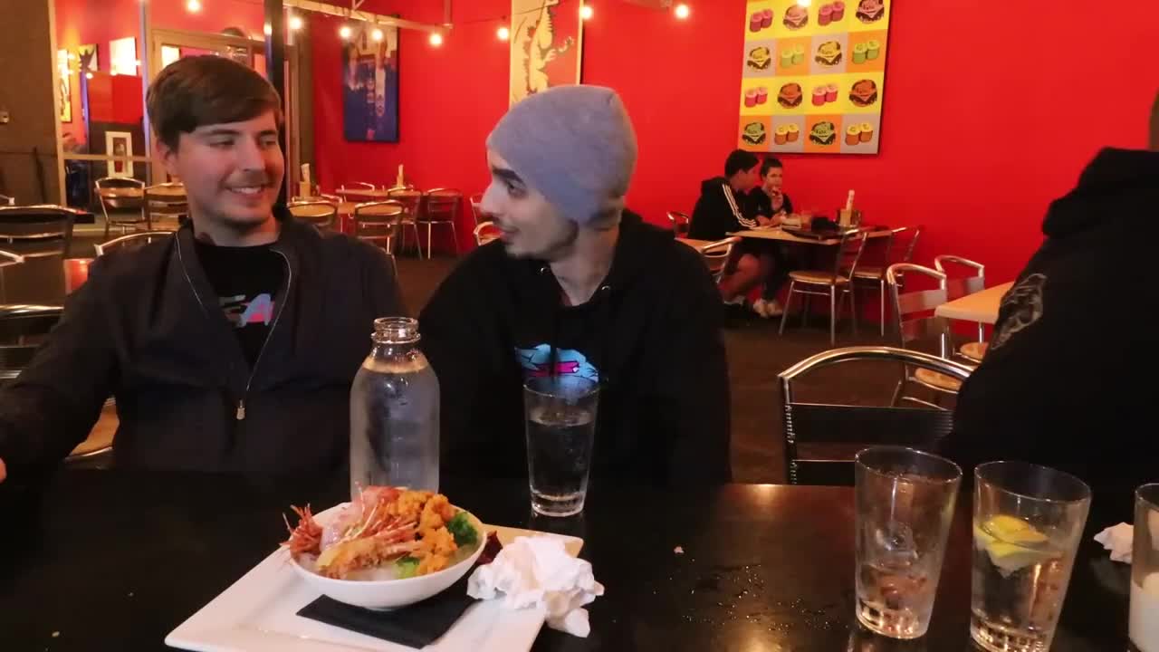 Eating A $10,000 Golden Steak (24k Gold)