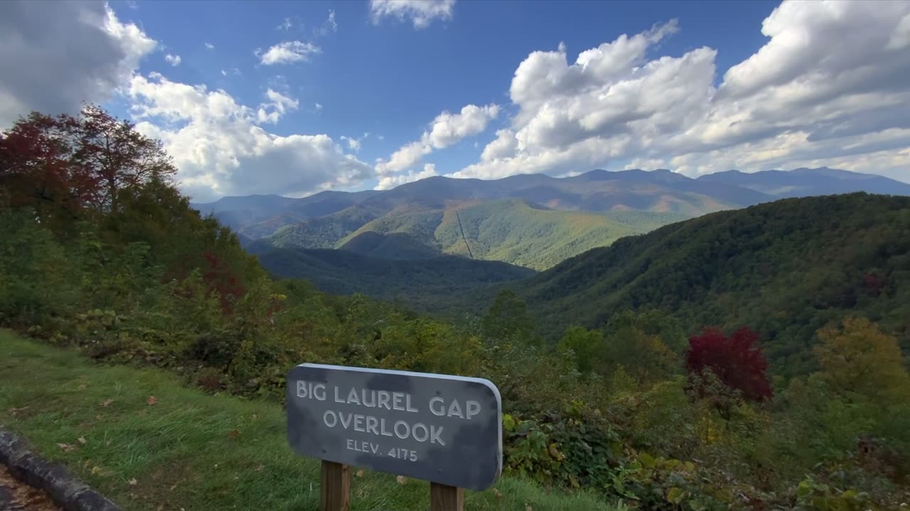 NW NC at The Treehouse 🌳 Two overlooks on the drive to the Mt Mitchell summit 🌳 Yancey County NC