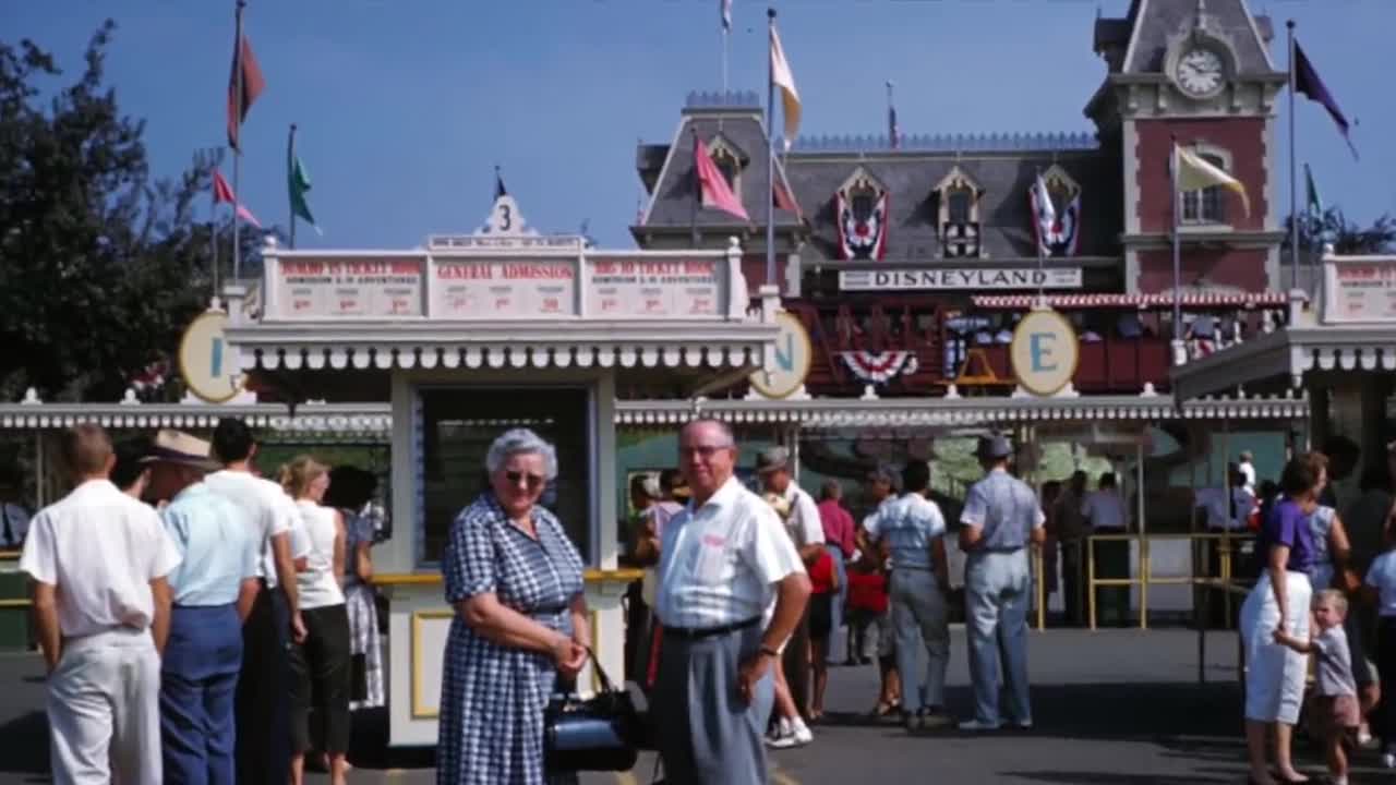 Defunctland: The History of 20,000 Leagues Under the Sea: Submarine Voyage (Part 1 of 2)