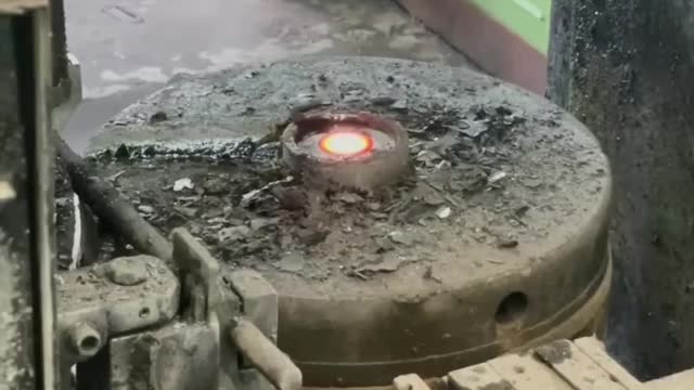 Proses pembuatan klep mesin