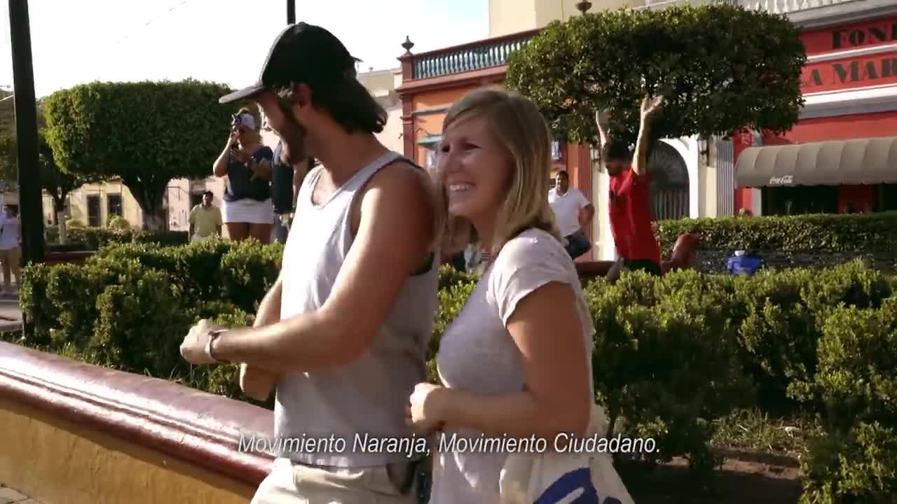 UN MOVIMIENTO NARANJA PARA LA PARED