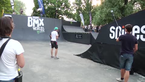 Crazy Frontflip with BMX Bike!