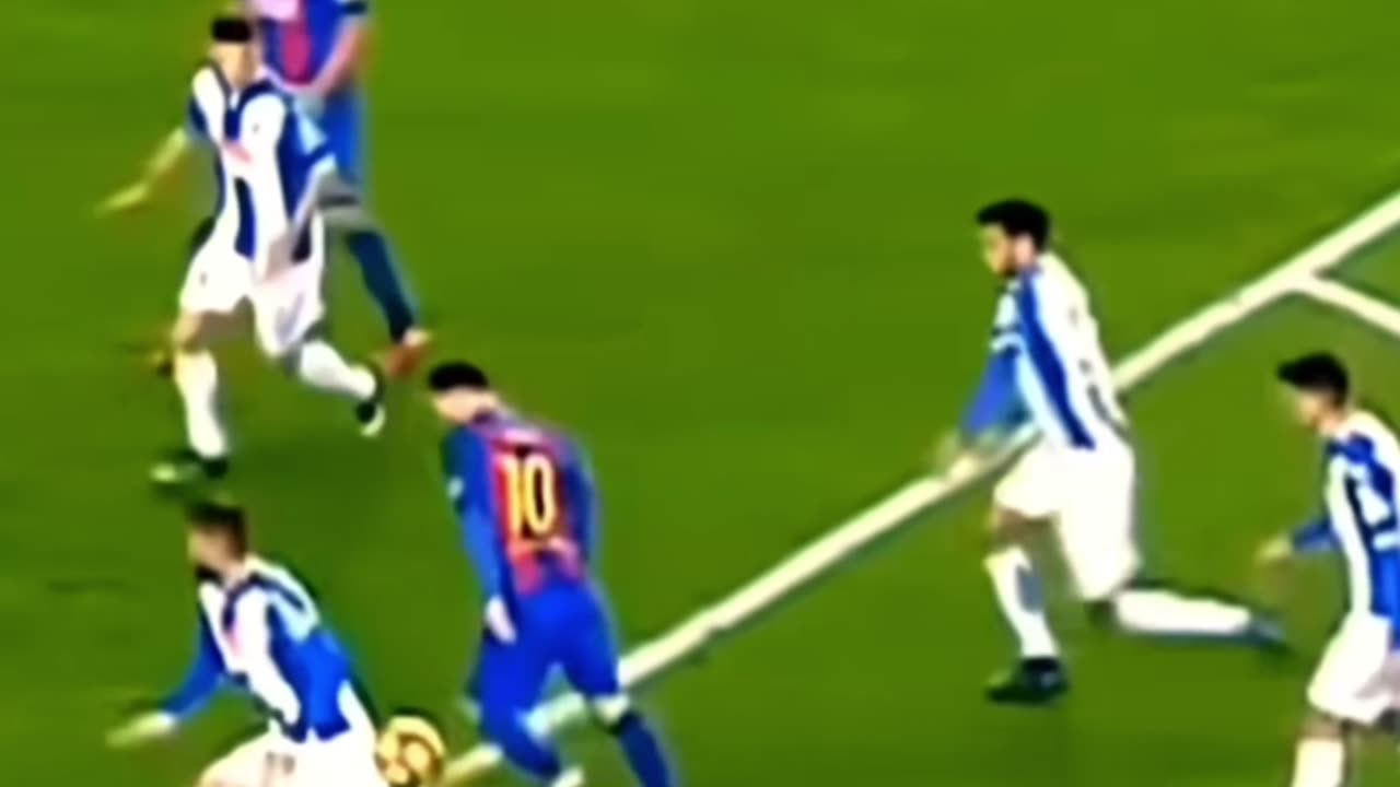 Messi dubling all 11 players