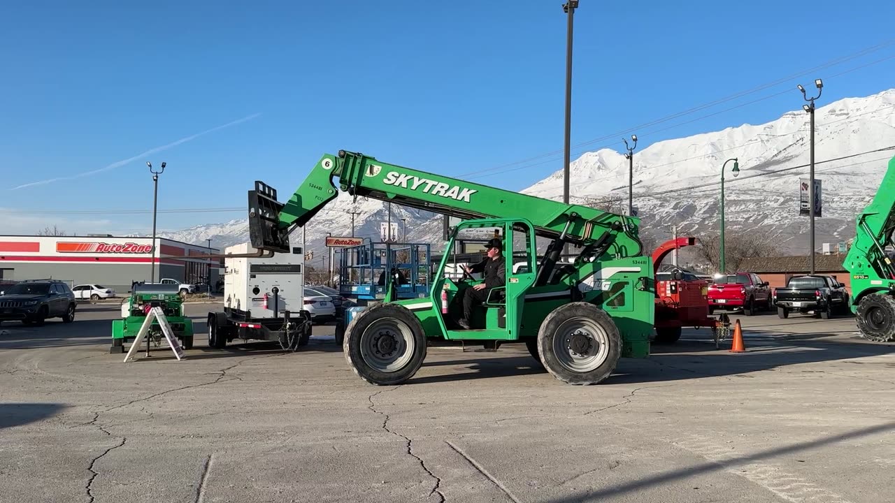 Telehandler Forklift 2013 SkyTrak 6042 4x4x4 6,000 LB 42’ Reach Cummins Diesel Telescopic Fork Lift