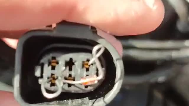 Car engine plug small parts maintenance