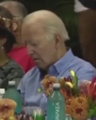 During his meeting with victims of Maui fires in Hawaii, Biden seems to have dozed off