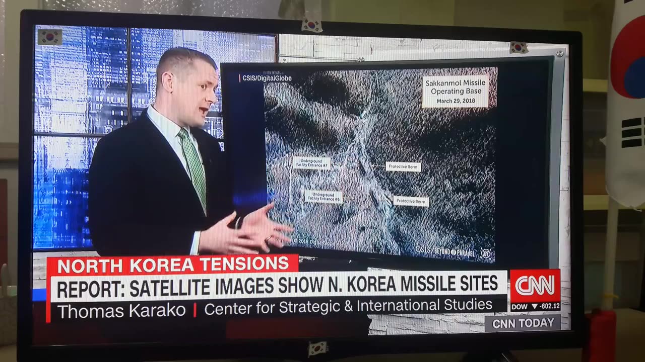 20181113_V3_S01(EMlkSJ3GD54)북한의 속임수가 만천하에 또 들어났는데 현정권만 왜 유일하게 북한을 옹호하는가_