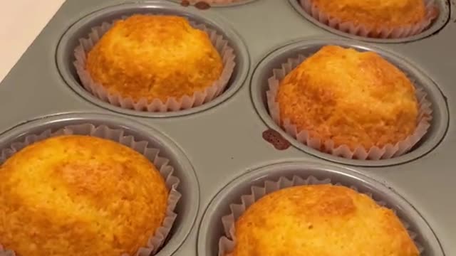 Cornbread cupcakes 😳