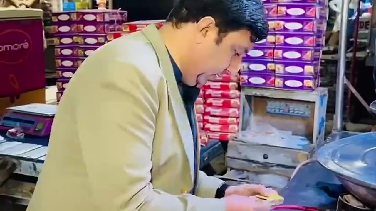 Kya Apki taraf Sardi agai_😂 Garam gulab jamun dedo😁 Salman Noman❤️ #sohailjr747