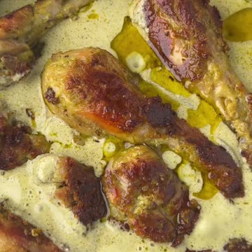 "A Taste of Afghanistan: Indulge in Creamy and Flavorful Afghani Chicken Gravy 🍗"