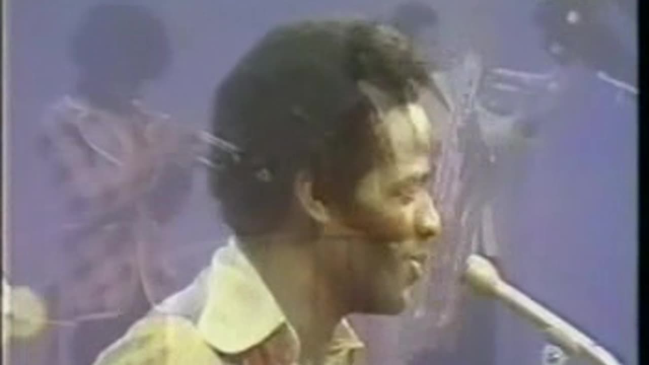 Al Green - Livin' For You = Soul Train Music Video 1974