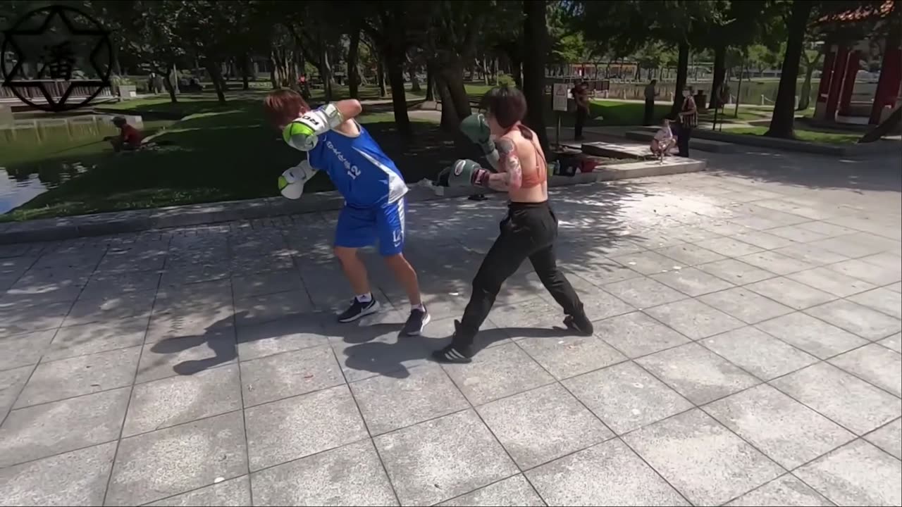 A Girl With 6 Months of Boxing Training Takes on an Untrained Guy: Who Will Win?