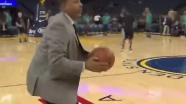 Never forget this wholesome moment Steph Curry and his dad 🏀😀#shorts #viral #basketball #wholesome