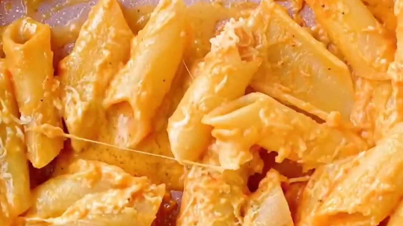 What's GOUDA DEF this roasted garlic, gouda and pumpkin pasta