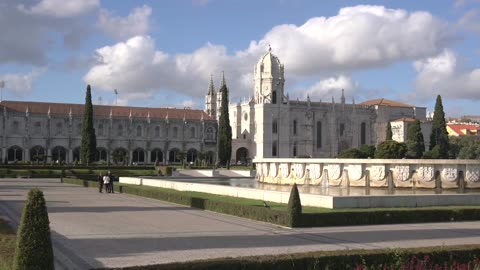 10 Top Tourist Attractions in Lisbon - Travel Video