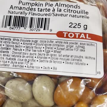 Pumpkins pie almonds