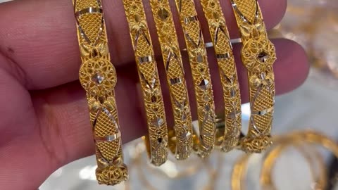 Latest Gold Bangles Designs 4+2 Piece