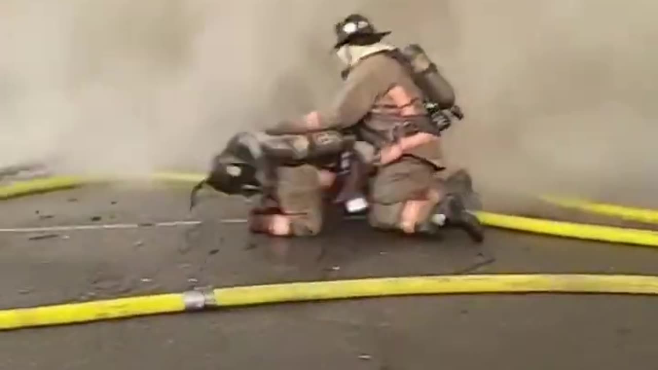 🚨BREAKING: Firefighters fight massive blaze, one firefighter reported missing Buffalo | NewYork
