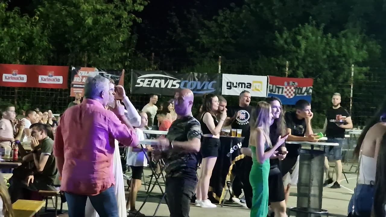 TIho Orlić: Prijatelji