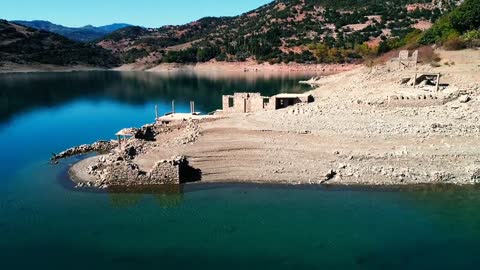 Take pictures of the Greek landscape from the air 1