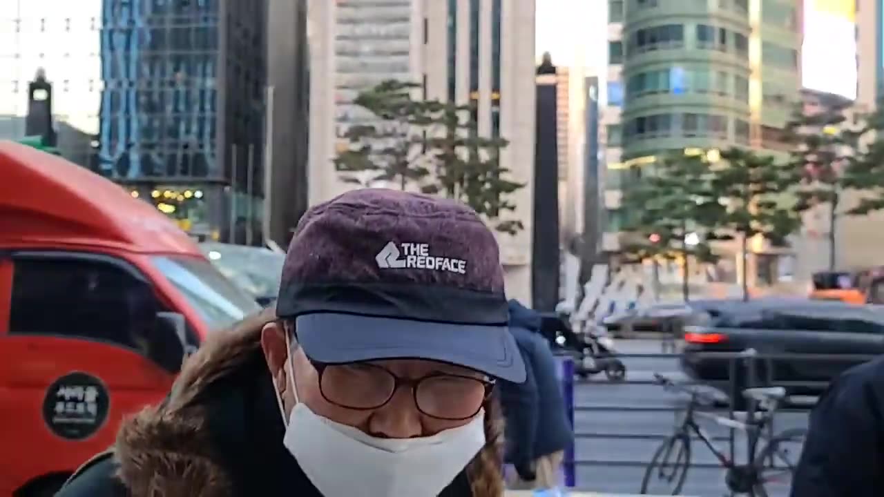 20201216_V3_S02(v1KGCrWus4E)나라는 국민꺼! 맨날 법만 바꾸나_ 이제 때가 왔다! 강남역에서