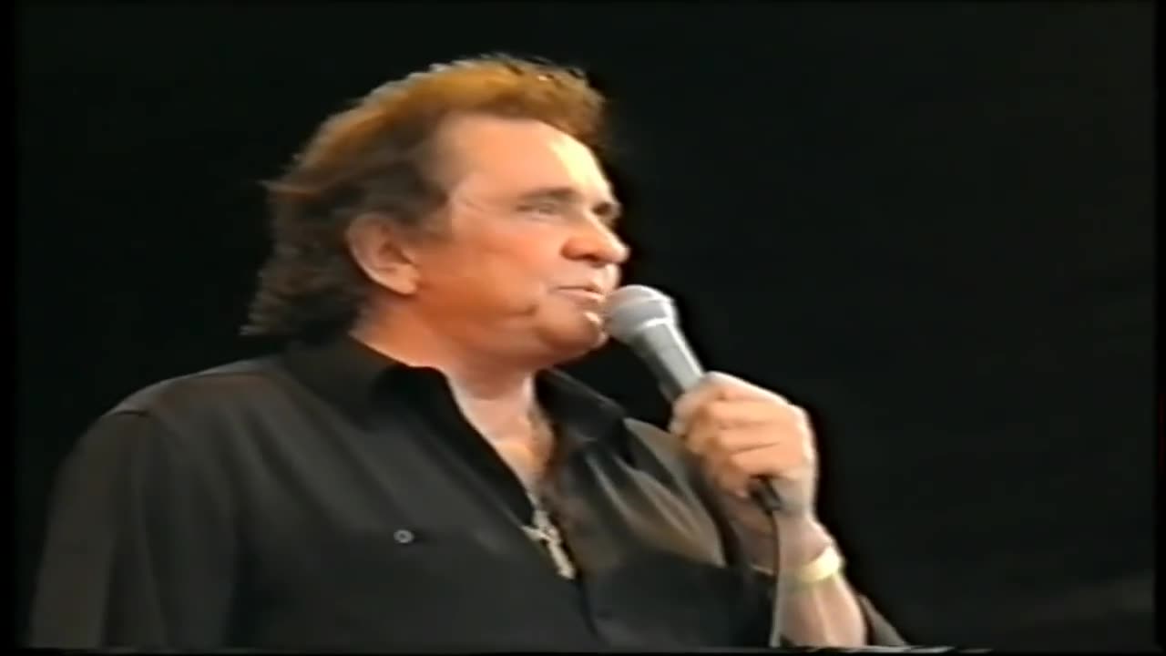 Johnny Cash (Glastonbury 1994) [15]. A Boy Named Sue